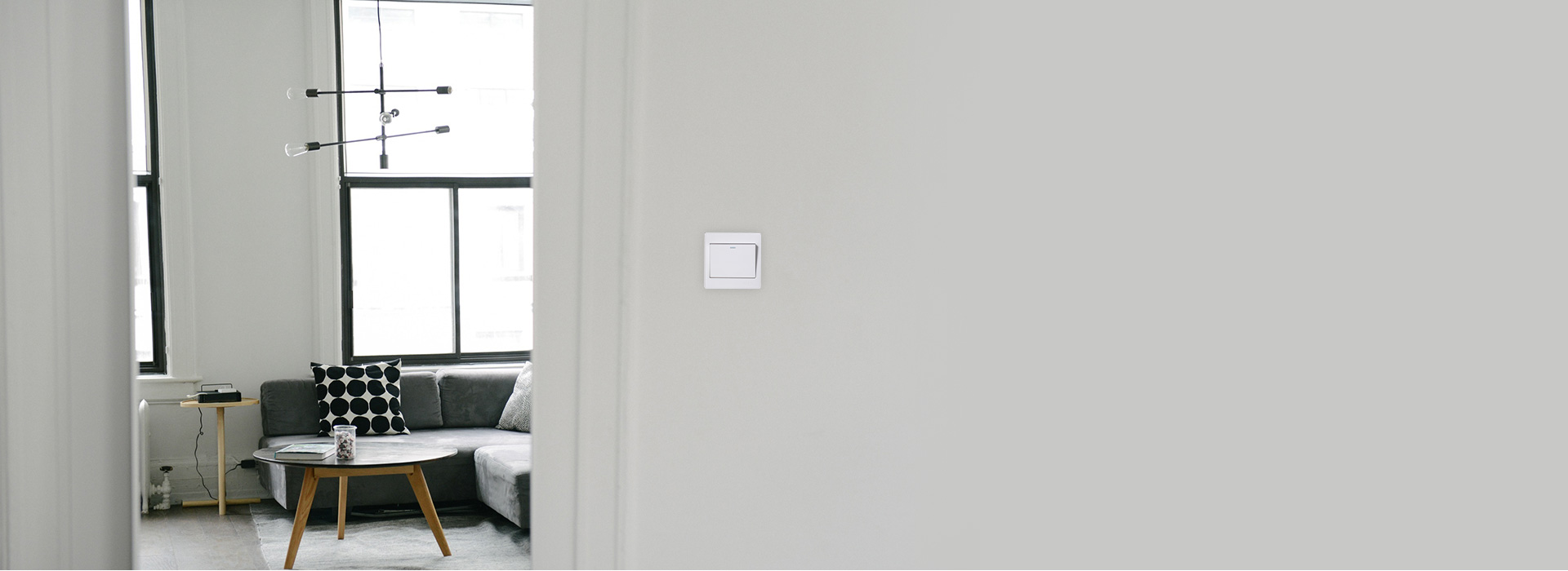 纯平超薄,生动雅致
 正泰开关NEW7E...