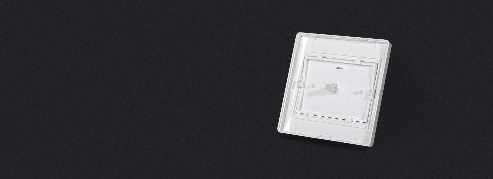 免拆盖板结构
 正泰开关NEW7V系列采...