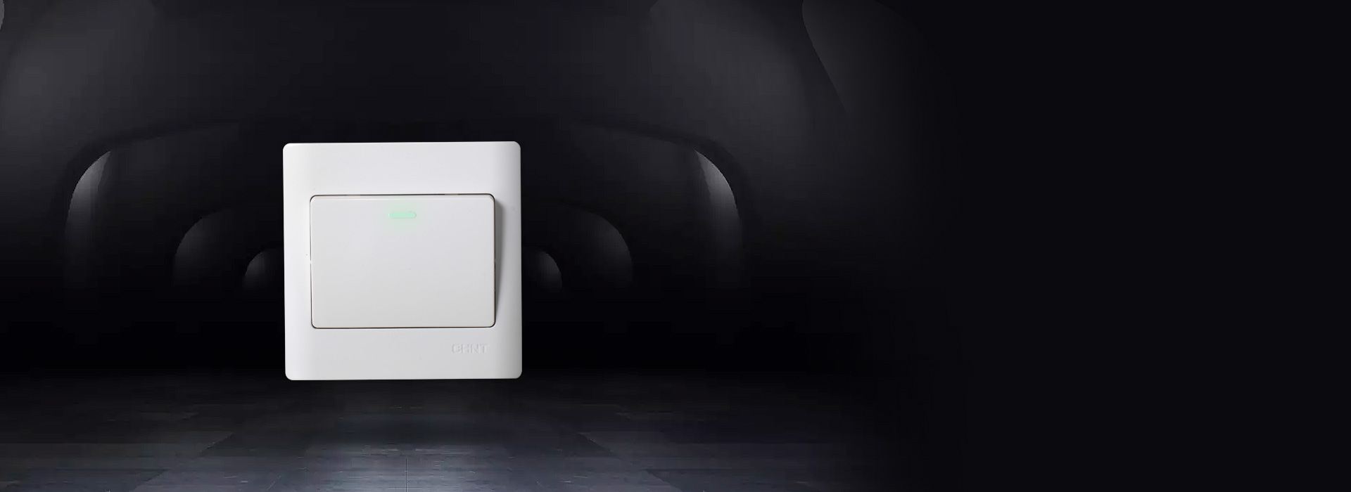 荧光指引,黑夜不“黑“
 自带正泰蓝荧光...