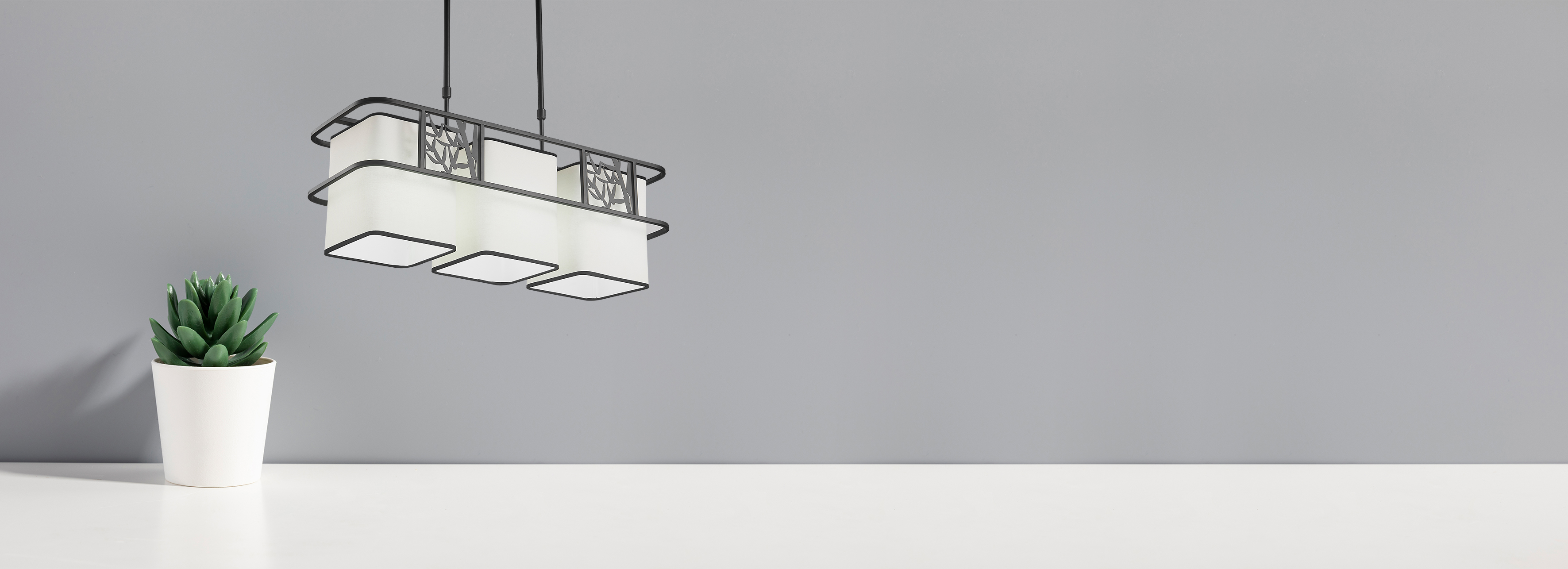 艺术格调设计,简约大气
 正泰吸顶灯XD...