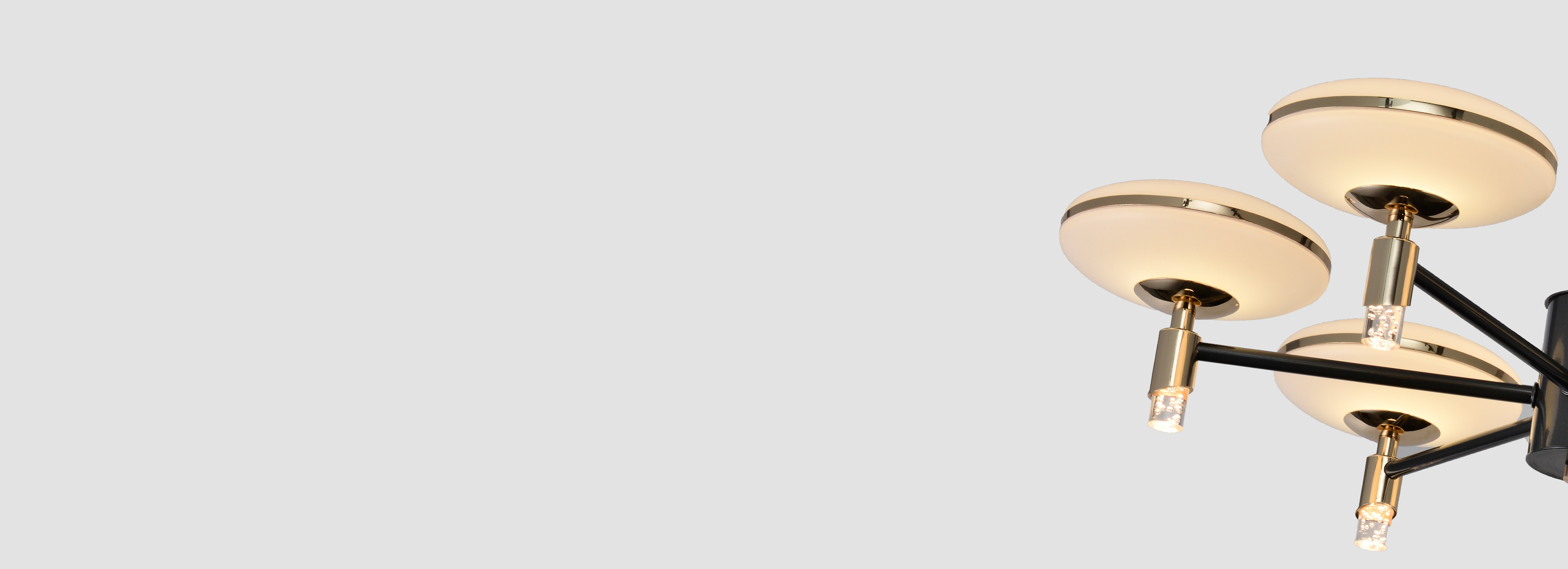 柔和光线
 亚克力材质灯罩,高透光率,出...