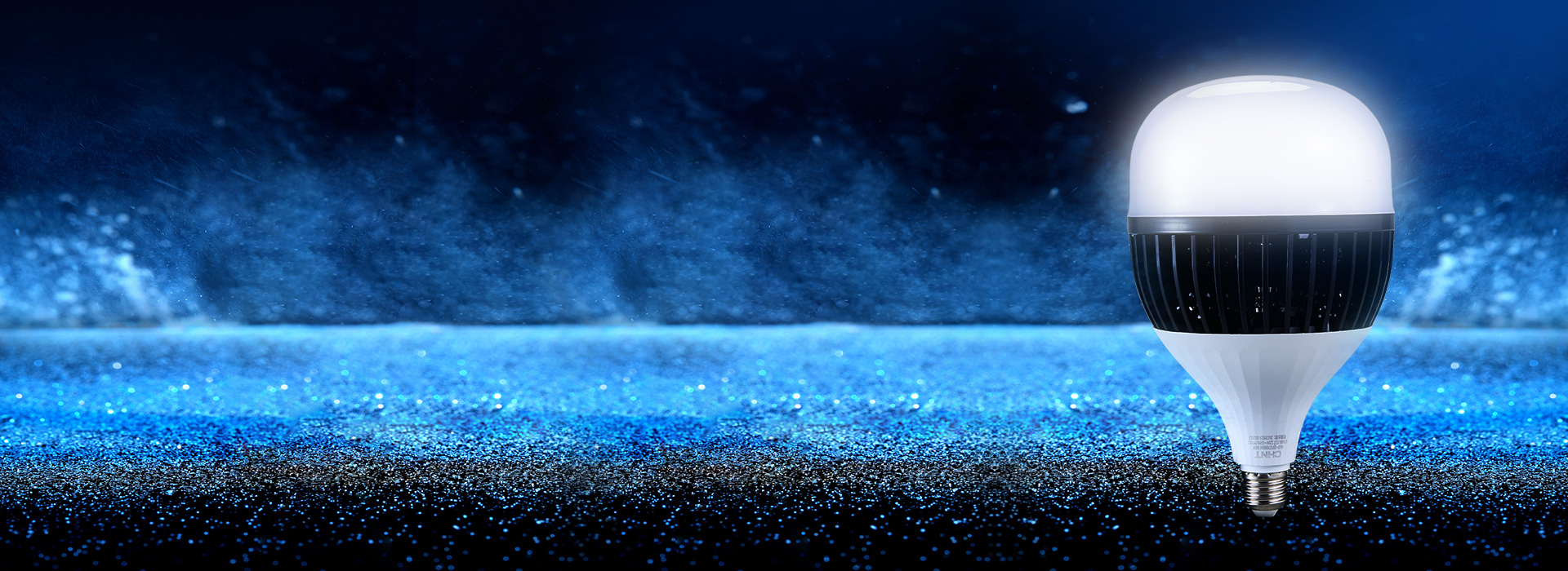 球泡:QP27系列
 高亮节能,高效散热...