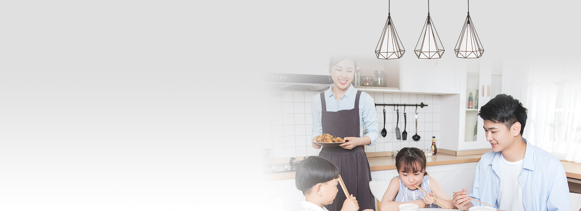 高透光灯罩,柔和光线肆意倾洒
 灯罩一体...