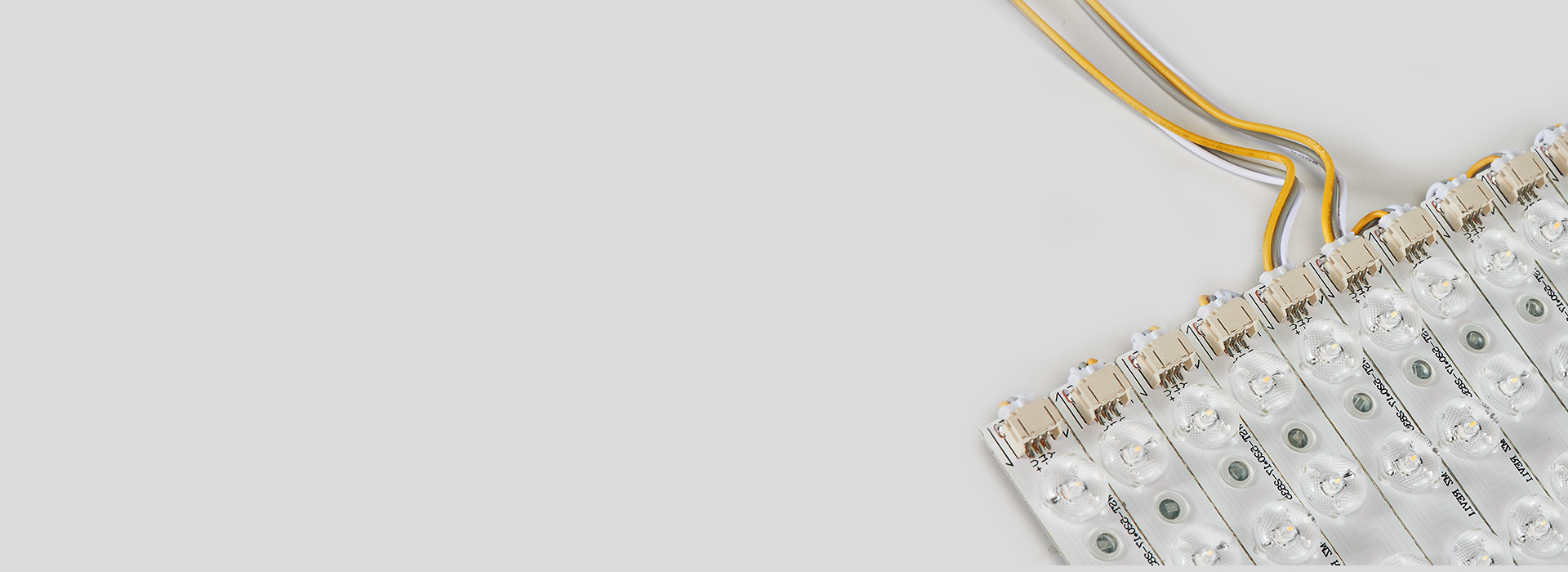 防呆接头设计,接线快!
 接头简单,指引...