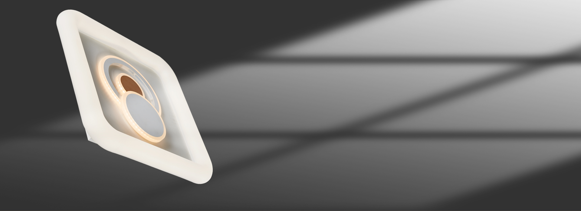 光学面罩,透出柔和好光线
 亚克力材质的...