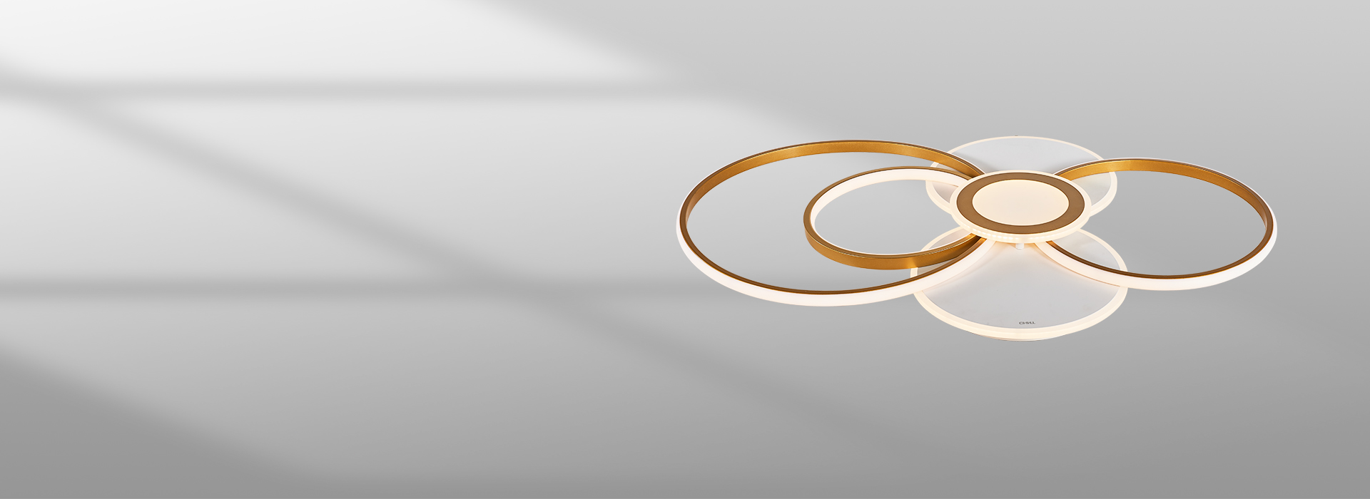 光学面罩,透出柔和好光线
 正泰照明吸顶...