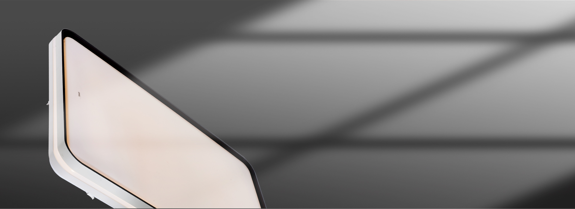 光学面罩,透出柔和好光线
 亚克力材质的...