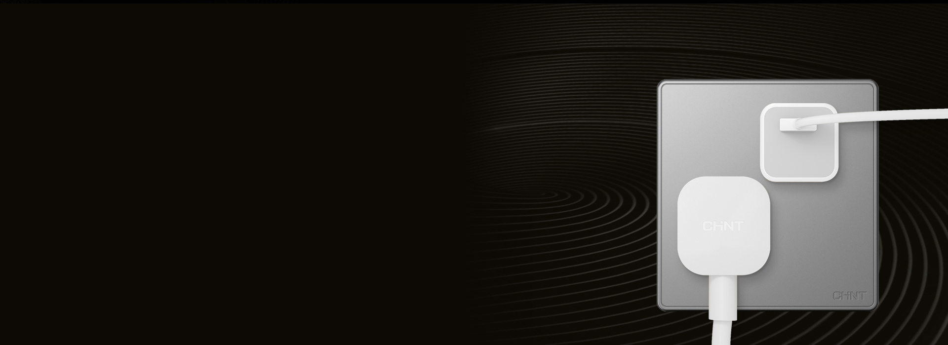 大孔距,插头不打架
 大中心孔距,满足两...