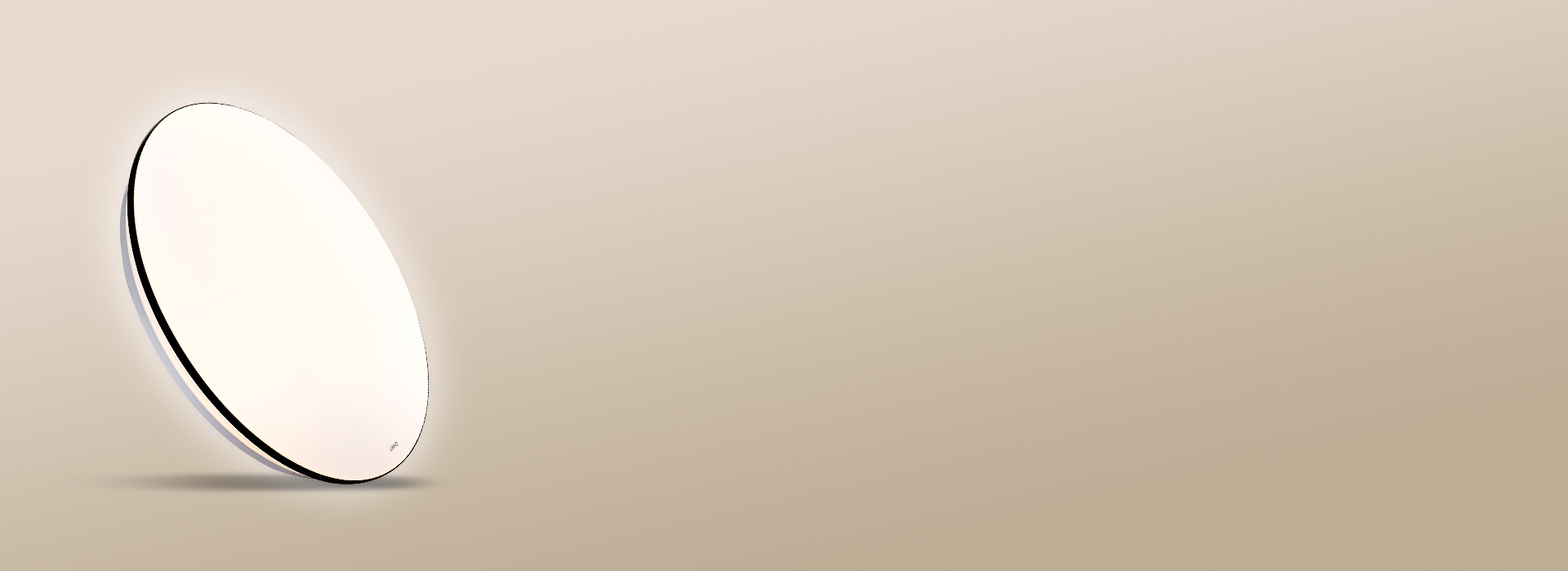 极简主义的魅力
 整灯线条简洁明了,黑色...